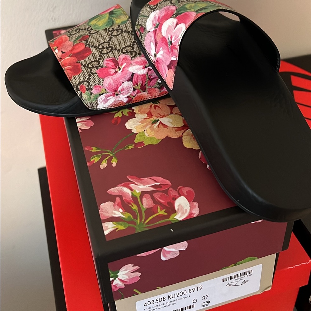 Gucci Flora Slides